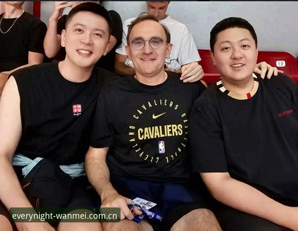 C罗压力管理实用技巧：从杨鸣解读看世界杯前锋心理战